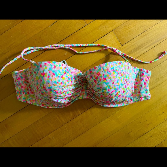 🔥SALE🔥 36D Victoria’s Secret Bikini top - Picture 1 of 4